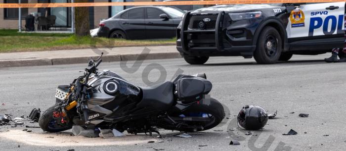 DERNIÈRE HEURE Accident mortel suite à accident entre une moto et un véhicule sur le boulevard de l'Ormière à Québec 