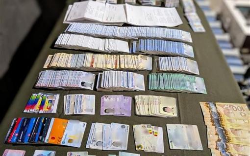 Arrestations pour fabrication de fausses cartes d'identité et de cartes de crédit