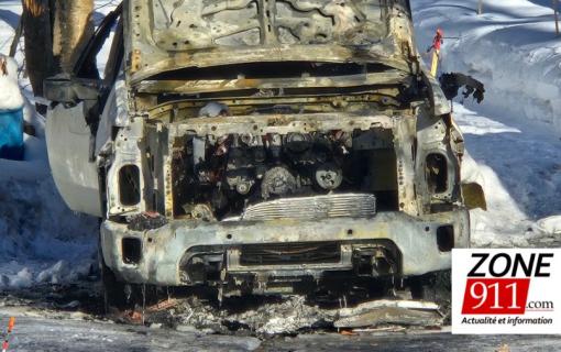 Incendie de deux véhicules à Beauport : un homme arrêté à Laval