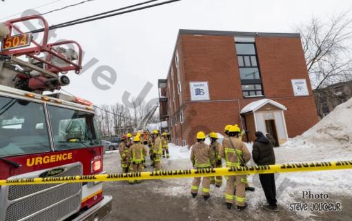 Québec - Un bâtiment évacué par mesure préventive