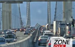 DERNIÈRE HEURE - une remorque renversé sur le pont Pierre-Laporte