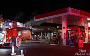 Incendie possiblement criminel dans le dépanneur de la station d'essence Esso du secteur de Charlesbourg