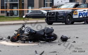 DERNIÈRE HEURE Accident mortel suite à accident entre une moto et un véhicule sur le boulevard de l'Ormière à Québec 