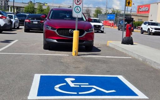 Le SPVQ procède à une opération qui cible les espaces de stationnement réservés à l’usage exclusif des personnes en situation de handicap