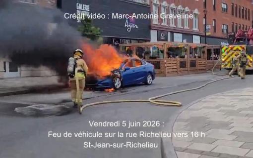 Véhicule en feu à St-Jean-sur-Richelieu