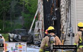Véhicule en feu avec propagation à un bâtiment sur le boulevard Saint-Claude à Québec