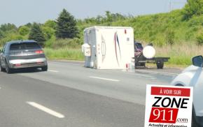 Une roulotte de camping se renverse sur l'autoroute 40 direction EST