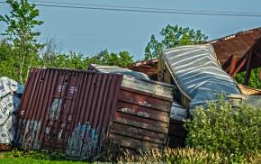 Plus d'une vingtaine de wagons de train déraillent dans un quartier résidentiel à Repentigny