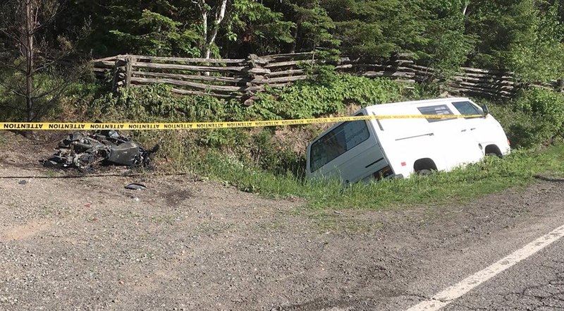 collision entre une moto et un westfalia 001