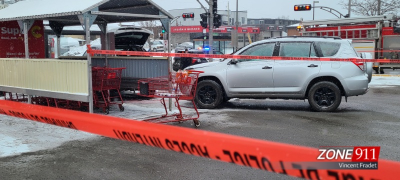 Québec - Un piéton percuté dans un stationnement 