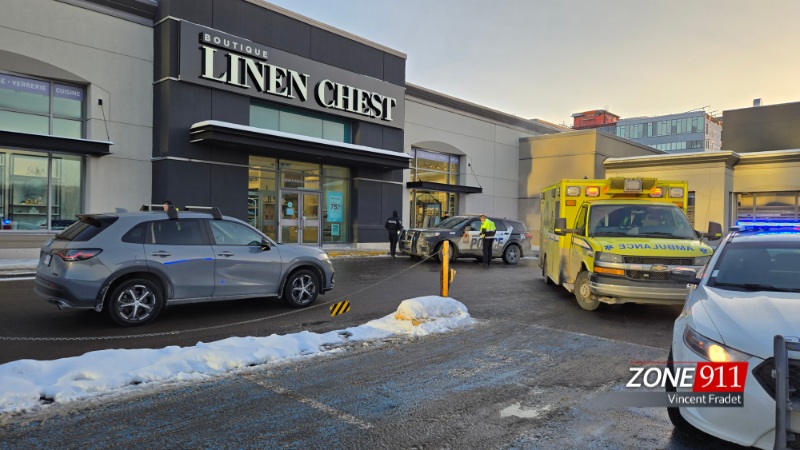 Deux personnes âgées percutées dans le stationnement du Laurier Québec