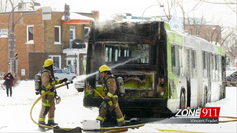 Québec - Incendie, 44 autobus du RTC retirés de la route 