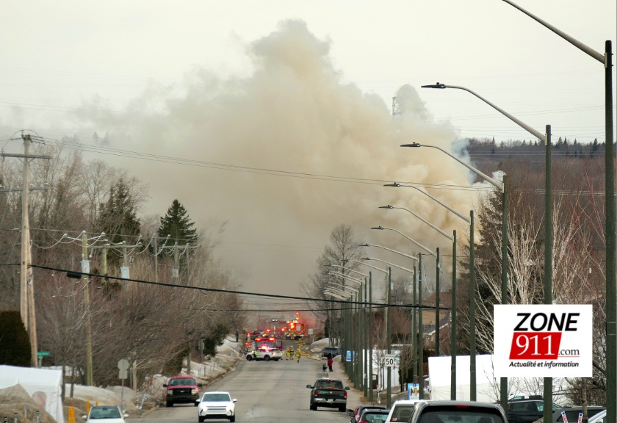 DERNIÈRE HEURE : Incendie majeur sur la rue Seigneuriale à Beauport 