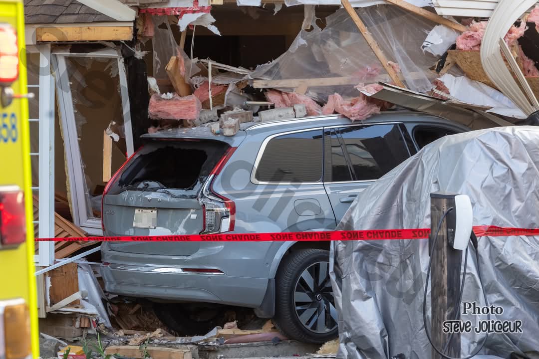 QUÉBEC Grave accident : un véhicule s’encastre dans une résidence 