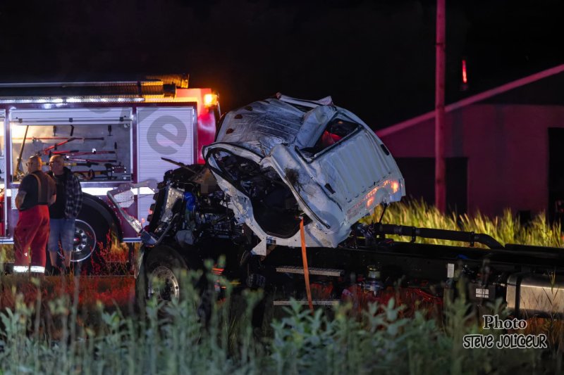 Un camionneur perd la vie dans accident sur l'autoroute 20 à la hauteur de Val-Alain