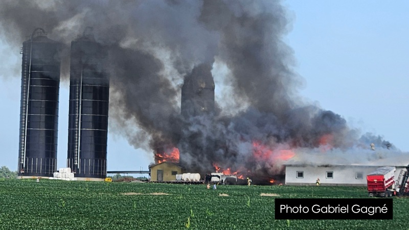 Incendie majeur d'une ferme à St-Simon