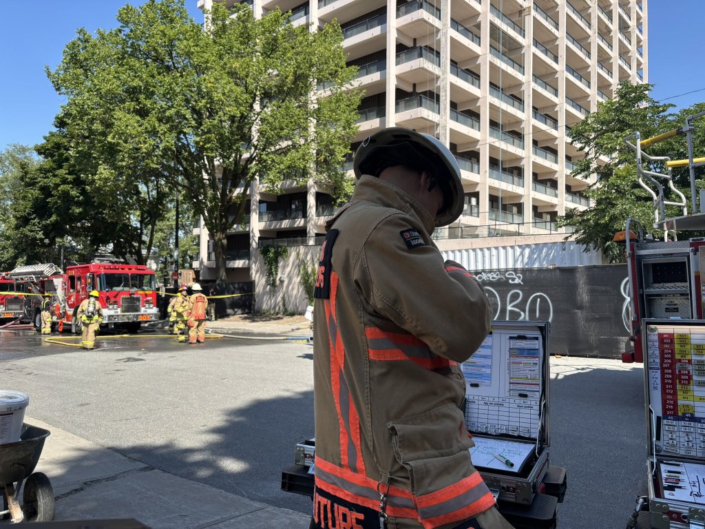 Accident- Réaction chimique liée à des produits de piscine 5 personnes incommodées