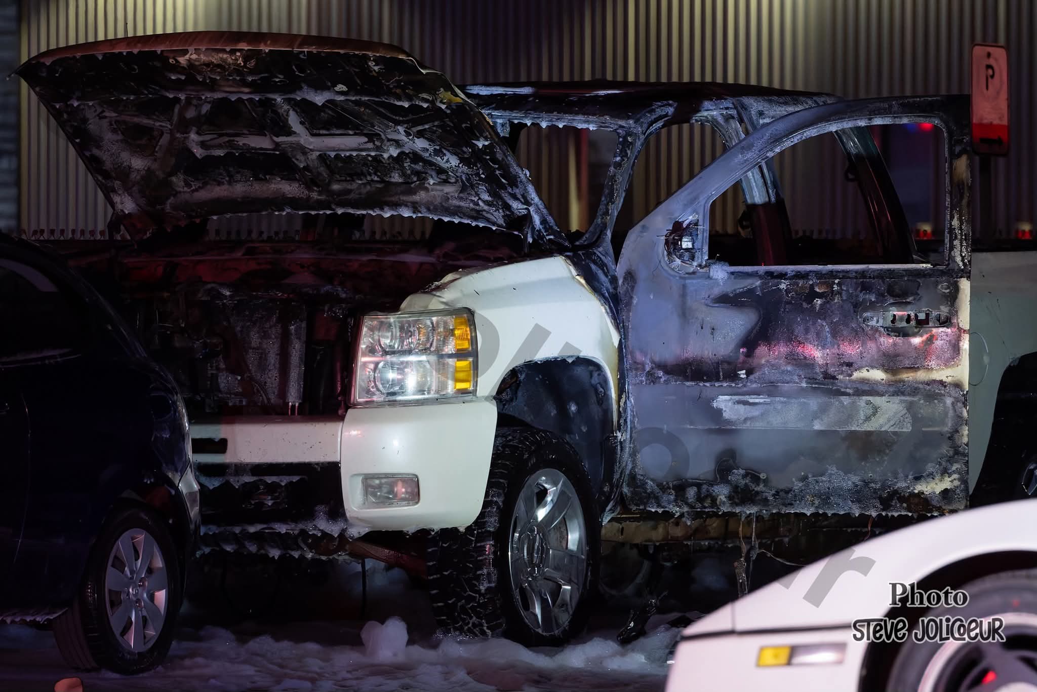 Incendie d'un véhicule possiblement criminel cette nuit à Québec 