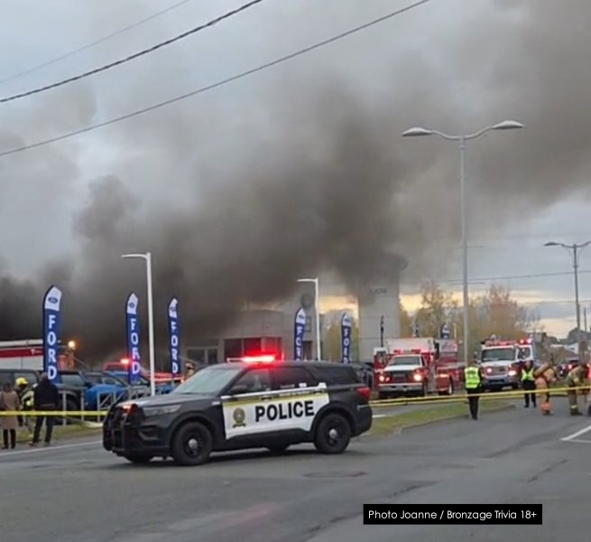 DERNIÈRE HEURE Incendie majeur au concessionnaire auto Ford de Thedford-Mines 
