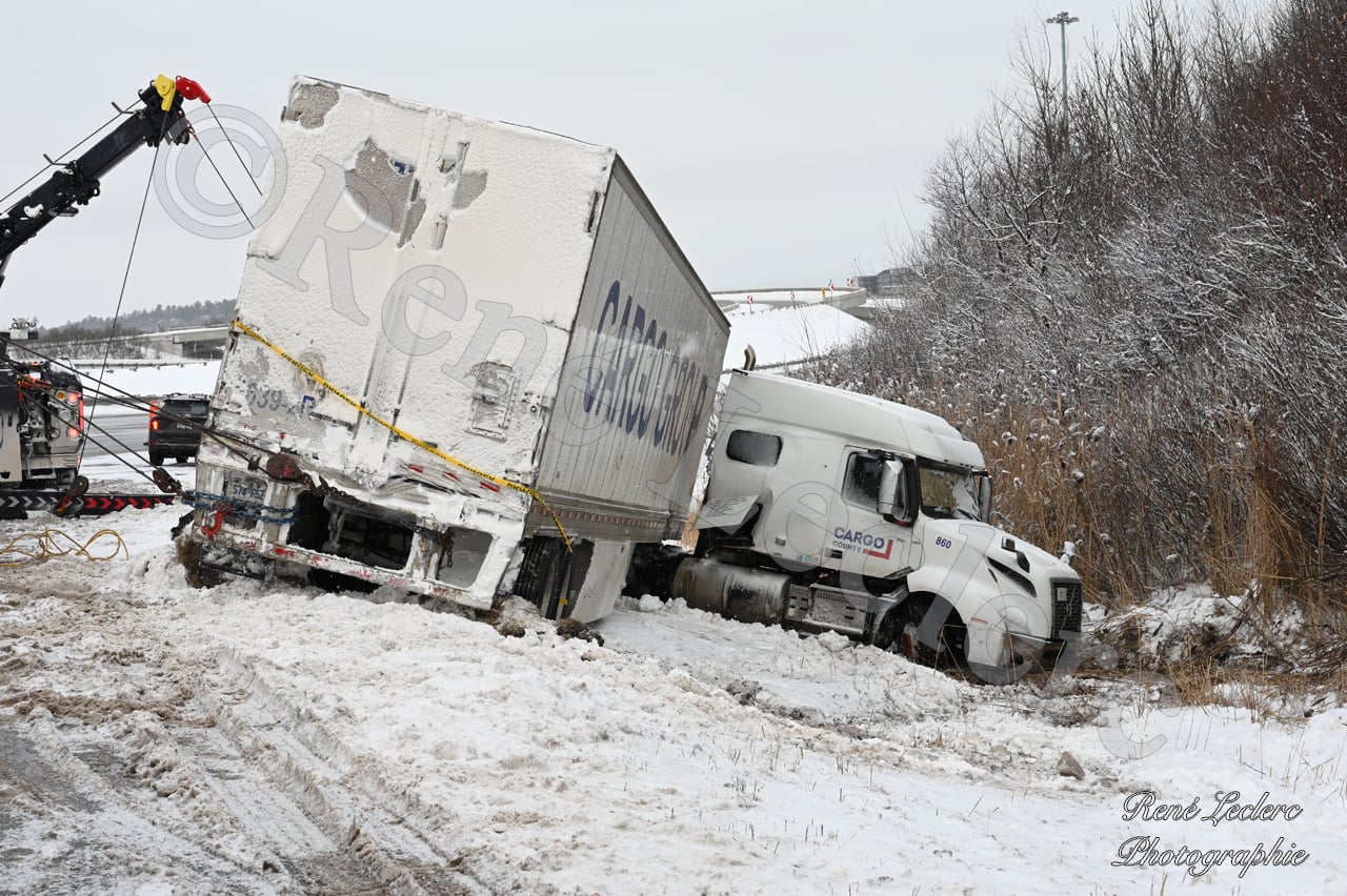 Voici quelques événements survenus dans les dernières heures au Québec dont un accident mortel sur l'autoroute 20 à Rimouski