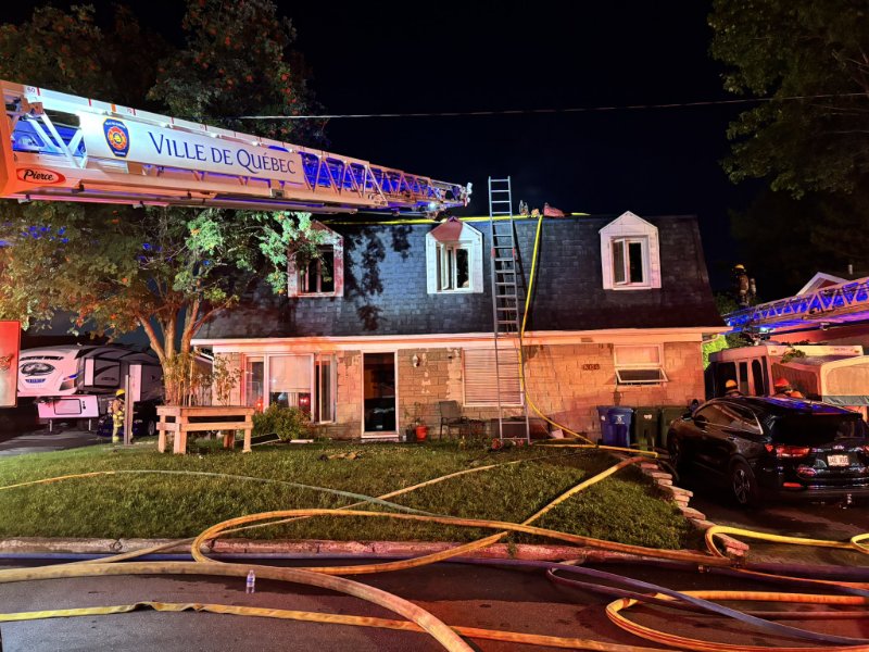 Incendie majeur à Beauport : deux personnes sauvées par les pompiers