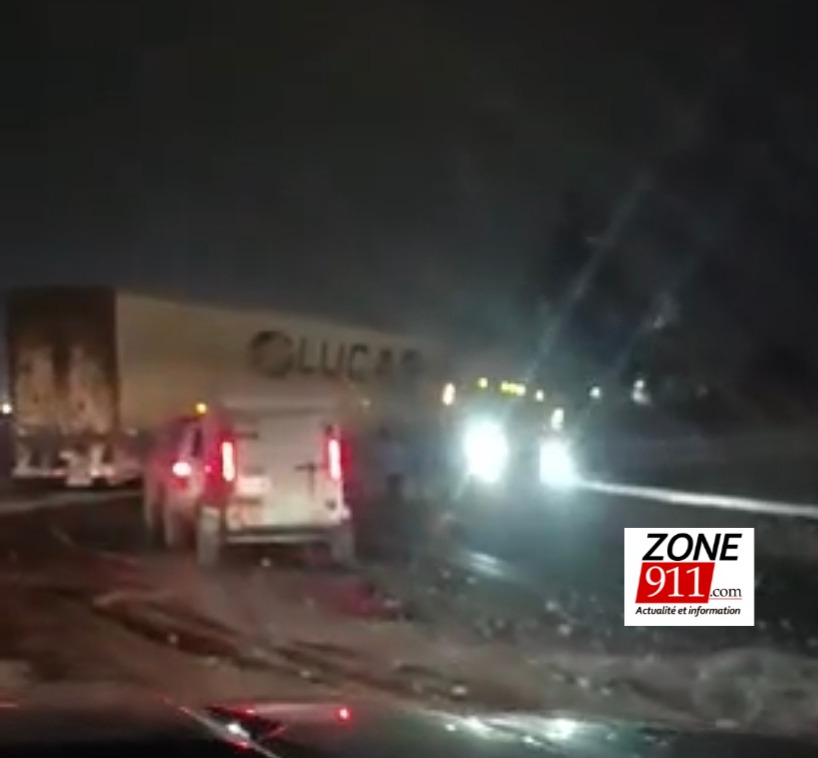 Accident : Un camion semi-remorque fait une mise en porte-feuille sur l’autoroute 20 à Lévis