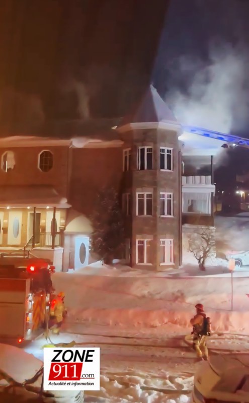 received_914110894452863_Z9