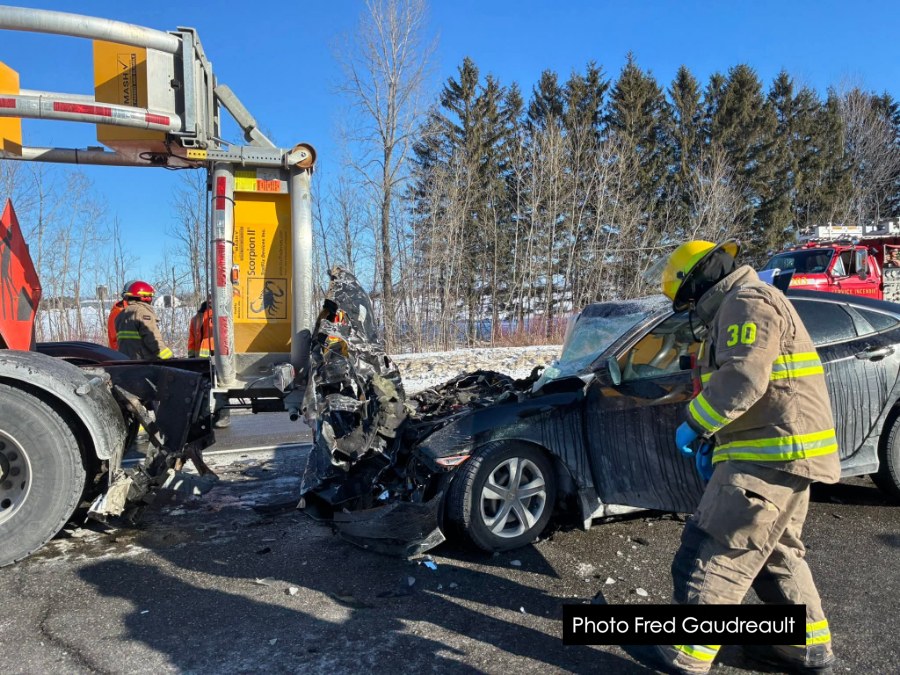 Accident avec un blessé grave sur l'autoroute 40 après une collision avec un camion à atténuateur d'impact 