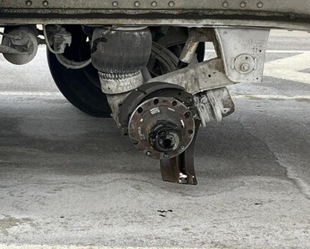 DANGER SUR LA ROUTE - Des véhicules lourds dangereux retirés de la route à Québec
