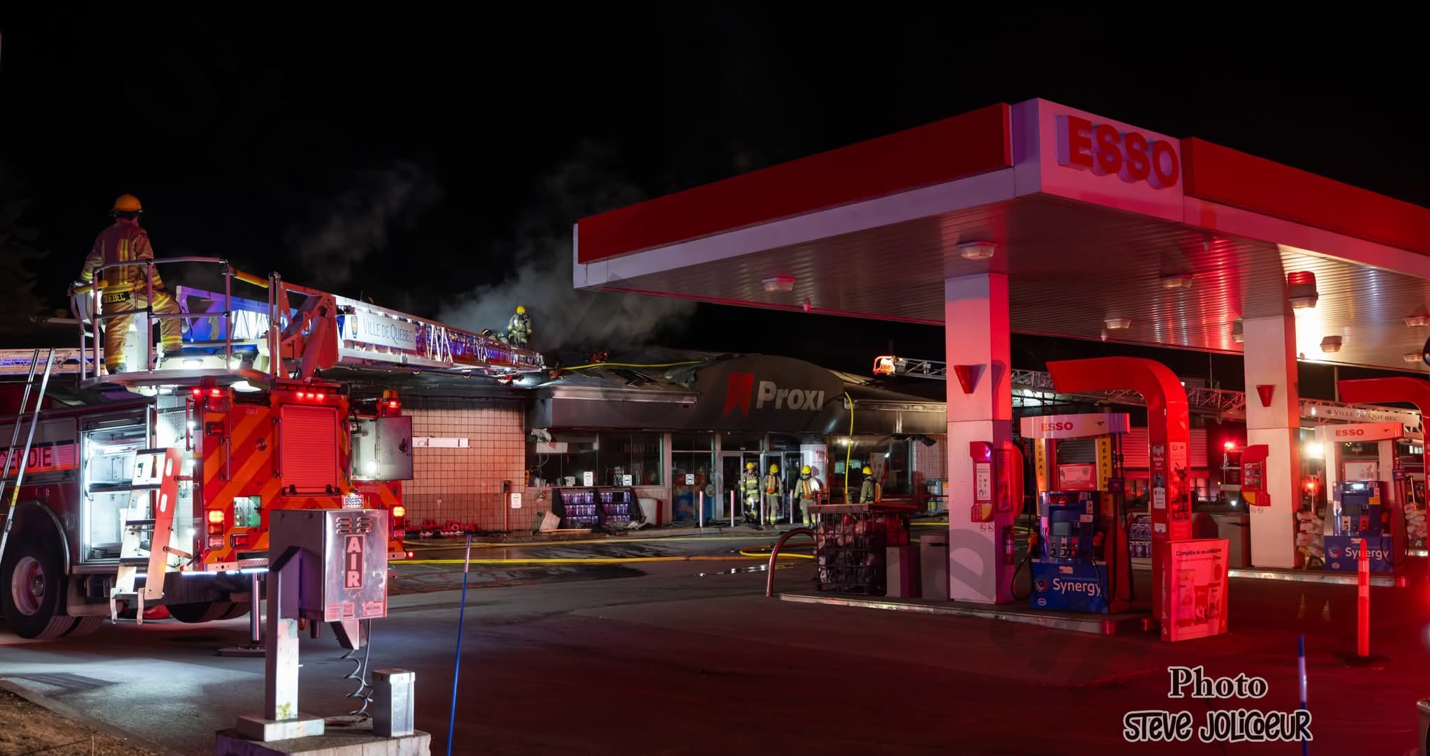 Incendie possiblement criminel dans le dépanneur de la station d'essence Esso du secteur de Charlesbourg