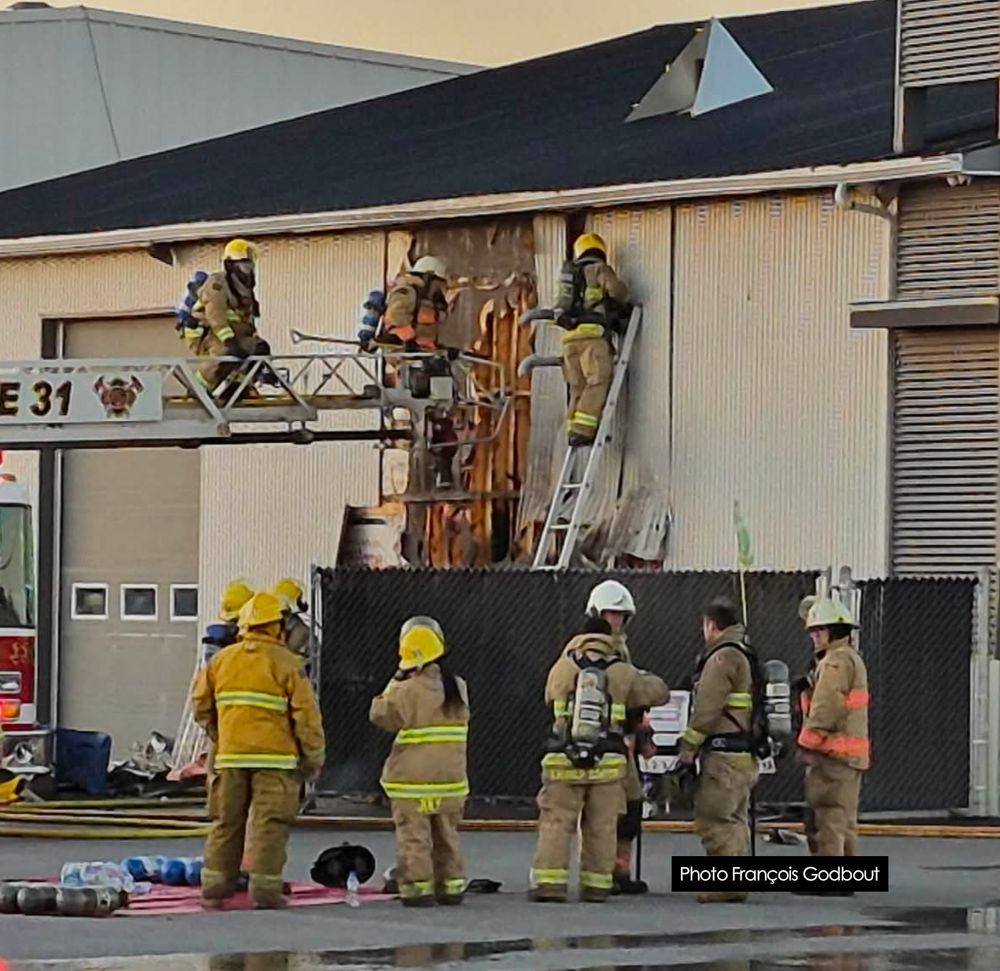 Incendie à Laurier-Station : les pompiers évitent le pire