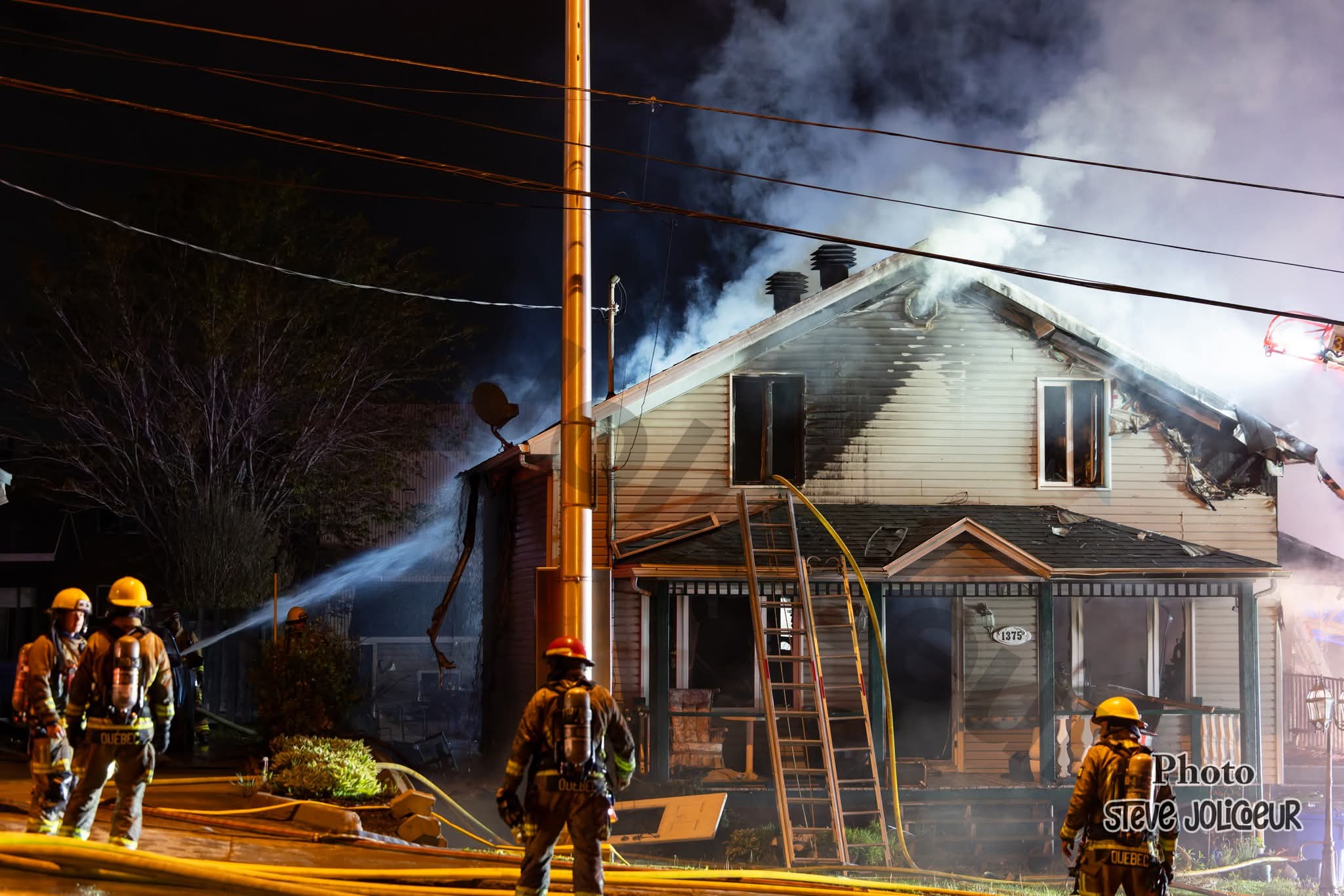 Québec - Incendie dans le secteur de L’Ancienne-Lorette : une personne sauvée et une arrestation
