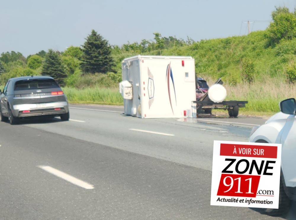 Une roulotte de camping se renverse sur l'autoroute 40 direction EST