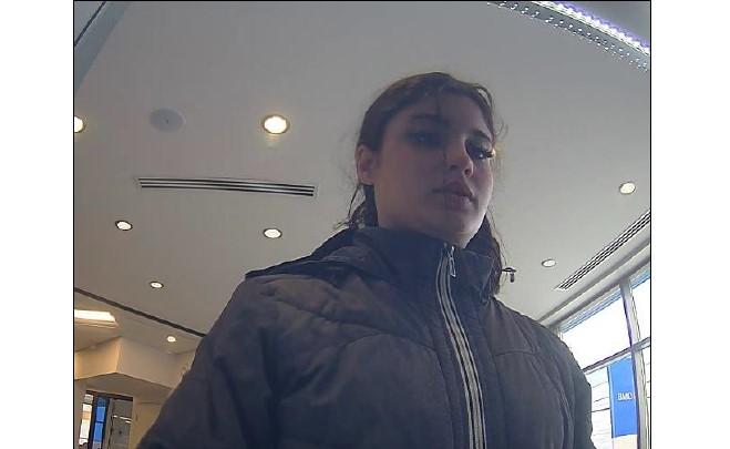 Fraude aux faux représentants : la police de Sherbrooke recherche une suspecte